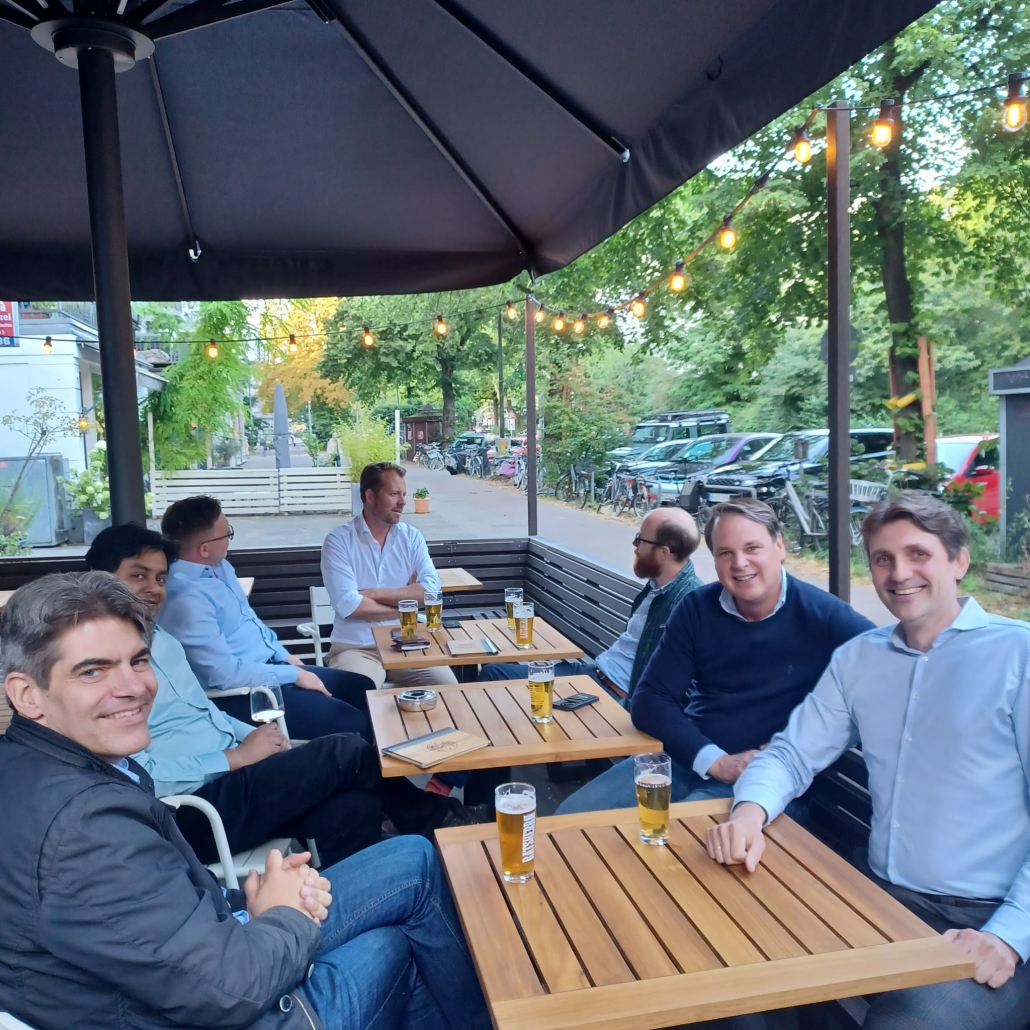 The aerogel-it team celebrating 4 years